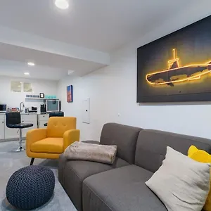  Apartment Sleek & Stylish Apt Steps From Bluebird Theater United States